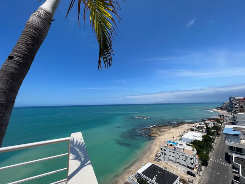 BEACHFRONT APARTMENT FOR RENT WITH A POOL — photo 24