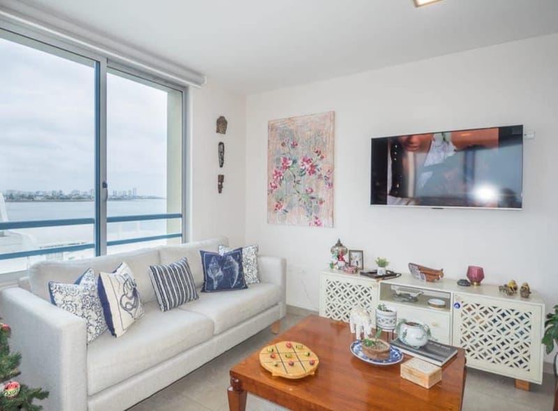 MILINA IN A BEACHFRONT BUILDING WITH A POOL AND ROOFTOP — photo 10