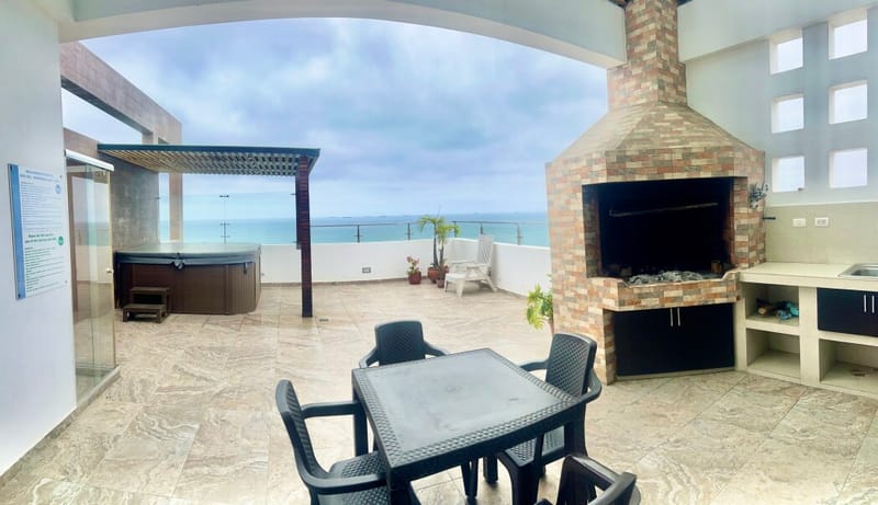 MILINA IN A BEACHFRONT BUILDING WITH A POOL AND ROOFTOP — photo 17