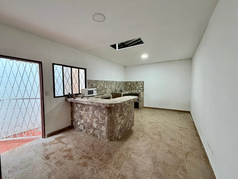 MILINA: CASA CON SUITE INDEPENDIENTE FRENTE AL MAR A 1 CUADRA — foto 12