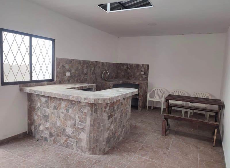 MILINA: CASA CON SUITE INDEPENDIENTE FRENTE AL MAR A 1 CUADRA — foto 13