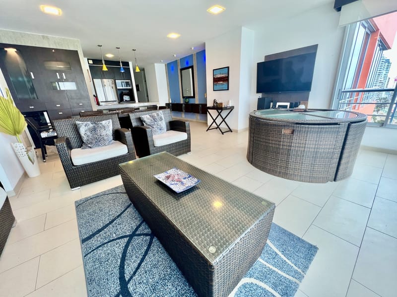 Premium Oceanfront Condo: Pool, Rooftop, and Unique Views • in San Lorenzo – Salinas — photo 30