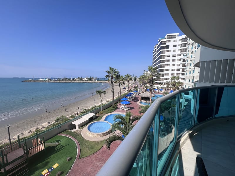 Stunning Beachfront Condo with Pools, Gym, and Rooftop in Puerto Lucía — photo 6
