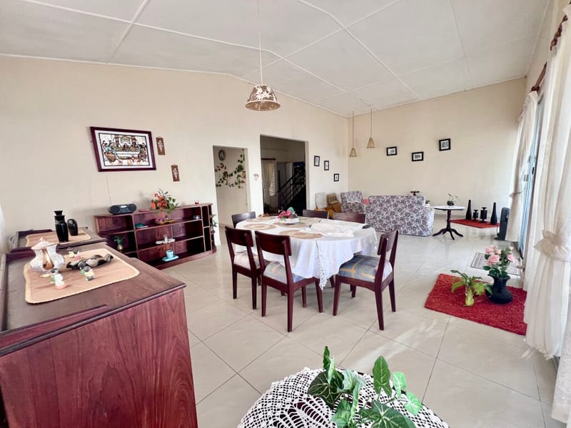 Gated Oceanfront Community: 2-Bedroom, 2-Bathroom Vintage Home — photo 10