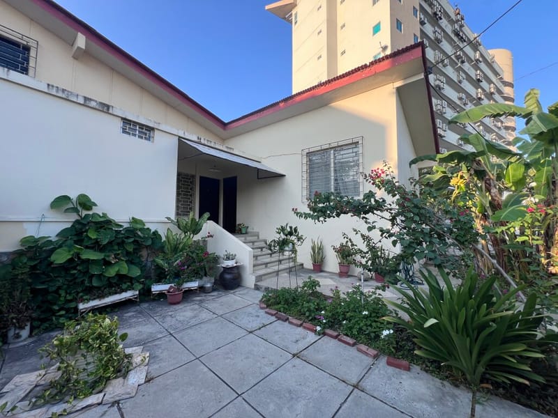 Gated Oceanfront Community: 2-Bedroom, 2-Bathroom Vintage Home — photo 27
