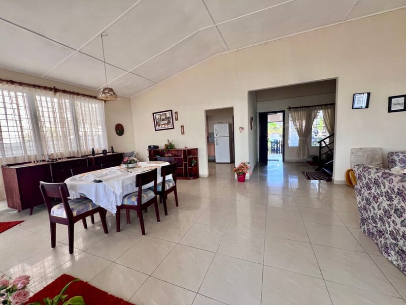 Gated Oceanfront Community: 2-Bedroom, 2-Bathroom Vintage Home — photo 8