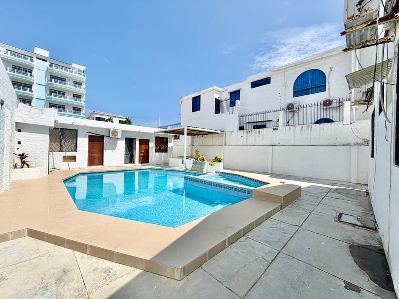 MILINA: ALQUILO CASA 5/4 FRENTE AL MAR CON PISCINA — foto 18