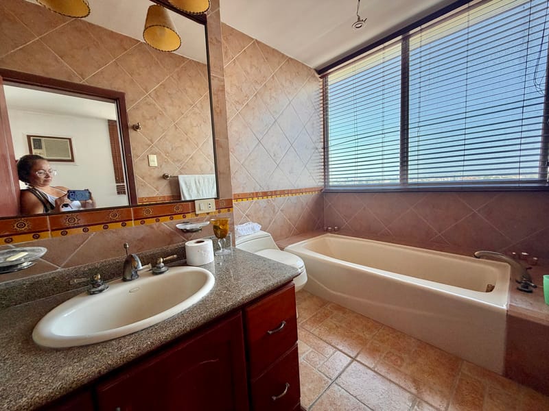 SAN LORENZO: Cozy 2-Bedroom, 2-Bathroom Apartment with Pool and Ocean View — photo 30