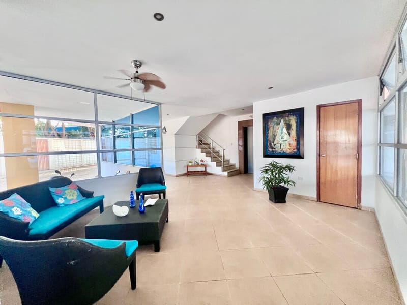 SAN LORENZO: RENOVATED PROPERTY BY THE SEA WITH A SWIMMING POOL — photo 29