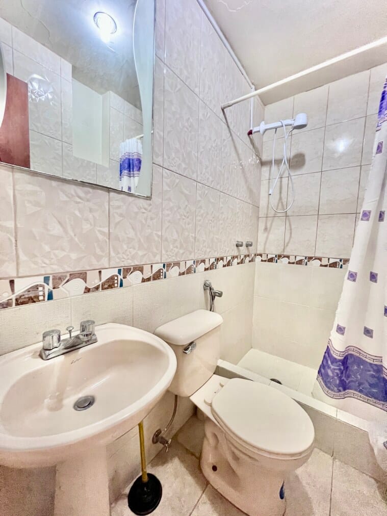 SAN LORENZO: RENOVATED PROPERTY BY THE SEA WITH A SWIMMING POOL — photo 16