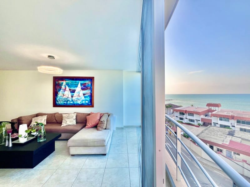 SAN LORENZO: RENOVATED PROPERTY BY THE SEA WITH A SWIMMING POOL — photo 3