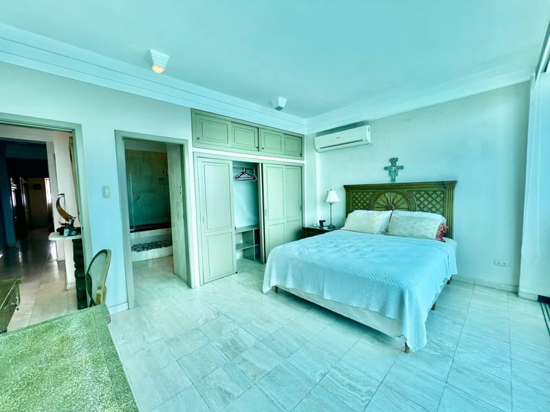 SAN LORENZO: STUNNING PENTHOUSE IN A BEACHFRONT BUILDING WITH A POOL — photo 21