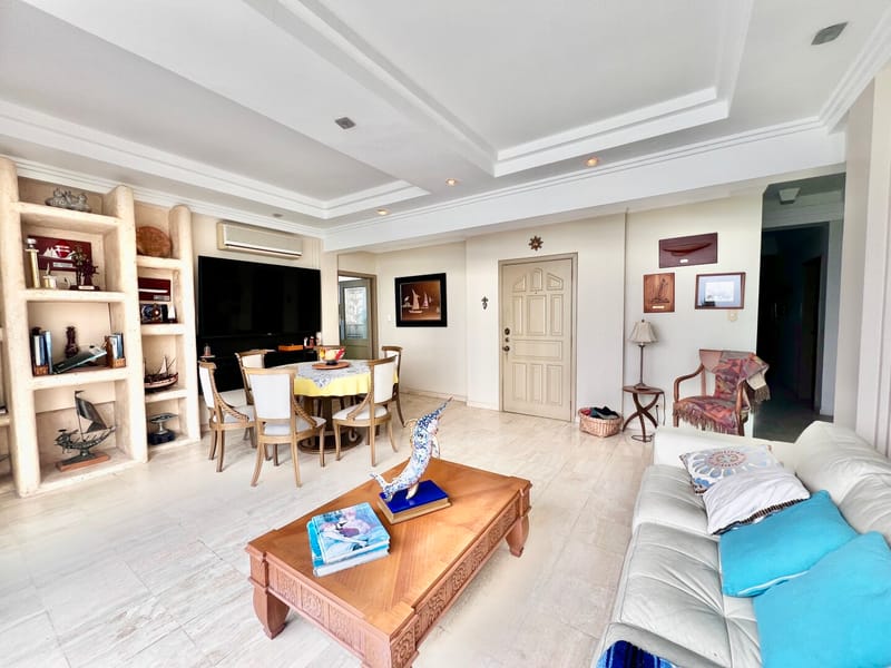 SAN LORENZO: STUNNING PENTHOUSE IN A BEACHFRONT BUILDING WITH A POOL — photo 4
