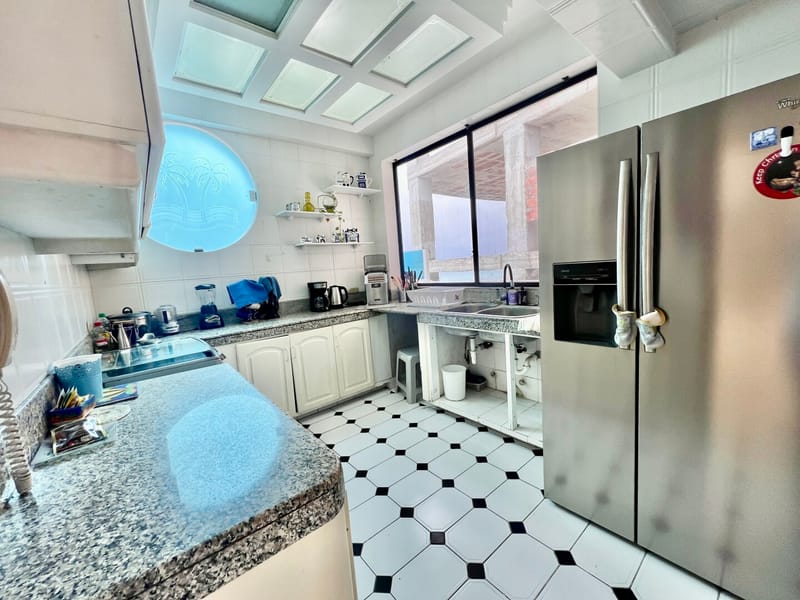 SAN LORENZO: STUNNING PENTHOUSE IN A BEACHFRONT BUILDING WITH A POOL — photo 13