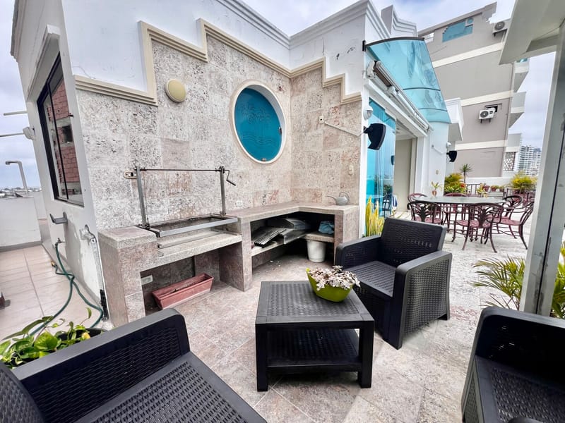 SAN LORENZO: STUNNING PENTHOUSE IN A BEACHFRONT BUILDING WITH A POOL — photo 7