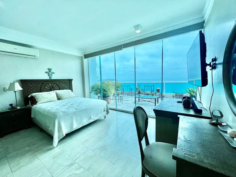 SAN LORENZO: STUNNING PENTHOUSE IN A BEACHFRONT BUILDING WITH A POOL — photo 19