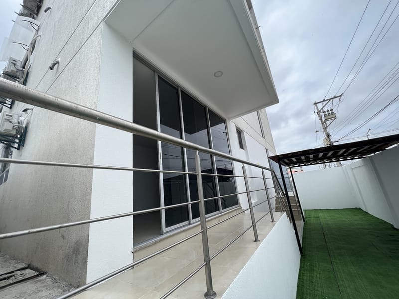 SIN AMOBLAR DEPARTAMENTO NUEVO EN ZONA EXCLUSIVA CERCA DEL MAR — foto 3
