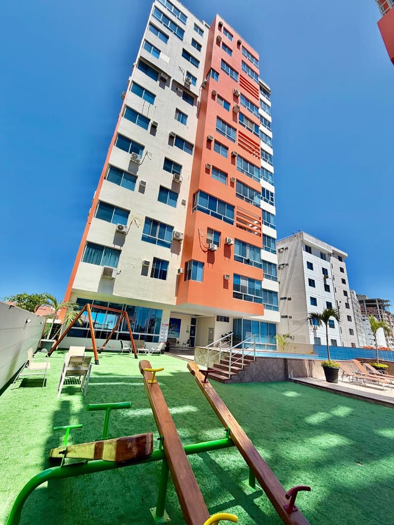 SAN LORENZO: GORGEOUS 2-Bedroom Apartment in a Beachfront Building with a Pool and Rooftop — photo 11