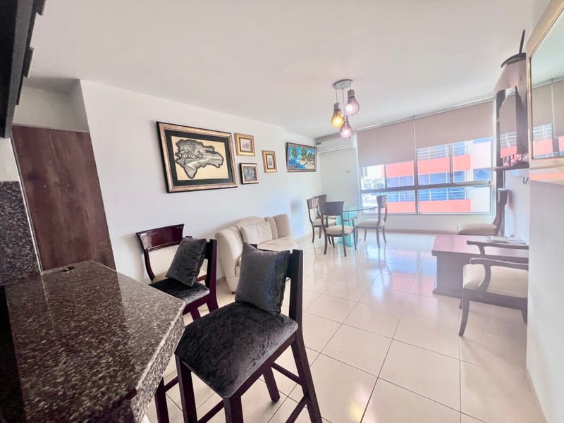SAN LORENZO: GORGEOUS 2-Bedroom Apartment in a Beachfront Building with a Pool and Rooftop — photo 23