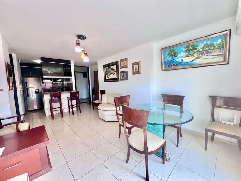 SAN LORENZO: GORGEOUS 2-Bedroom Apartment in a Beachfront Building with a Pool and Rooftop — photo 24