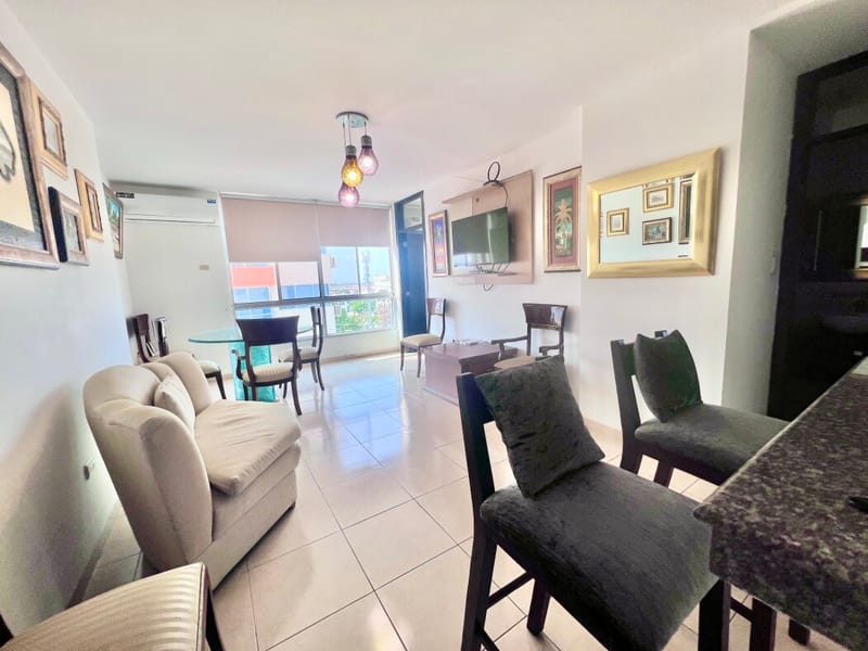 SAN LORENZO: GORGEOUS 2-Bedroom Apartment in a Beachfront Building with a Pool and Rooftop — photo 21