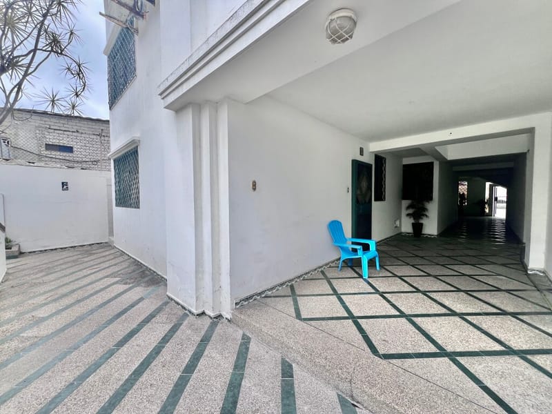 SAN LORENZO: PRIMER PISO 4/3 CON PISCINA A 2 CUADRAS DEL MAR — foto 25
