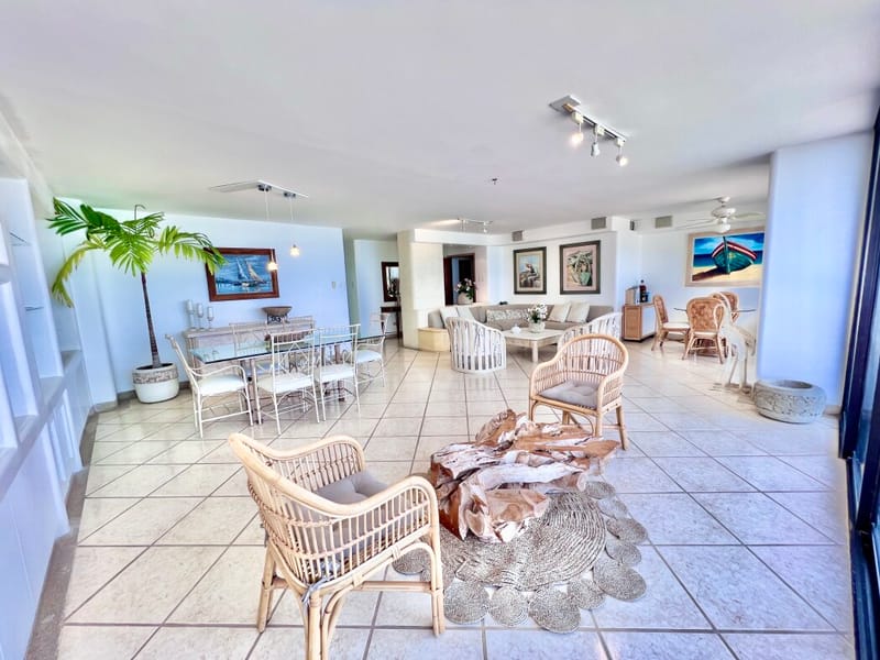 SPACIOUS 4-BEDROOM, 4-BATHROOM APARTMENT RIGHT ON THE BEACH — photo 11