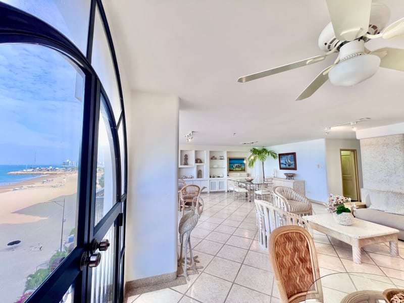 SPACIOUS 4-BEDROOM, 4-BATHROOM APARTMENT RIGHT ON THE BEACH — photo 7