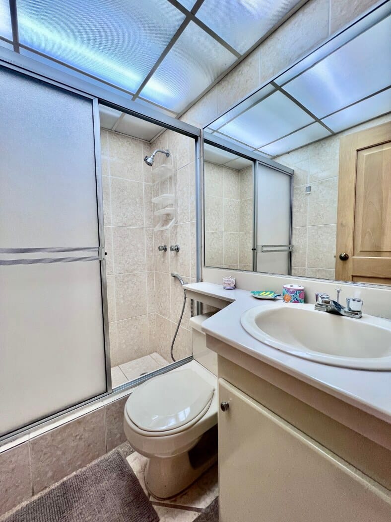 SPACIOUS 4-BEDROOM, 4-BATHROOM APARTMENT RIGHT ON THE BEACH — photo 16
