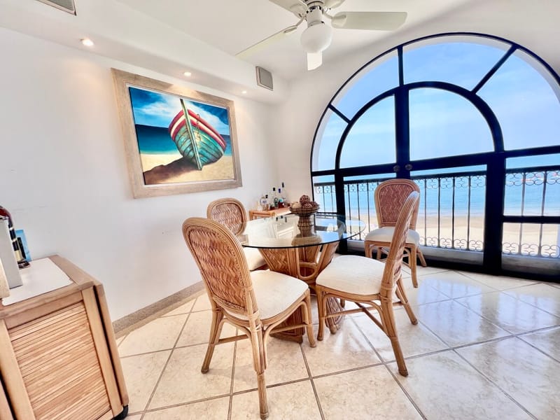 SPACIOUS 4-BEDROOM, 4-BATHROOM APARTMENT RIGHT ON THE BEACH — photo 5