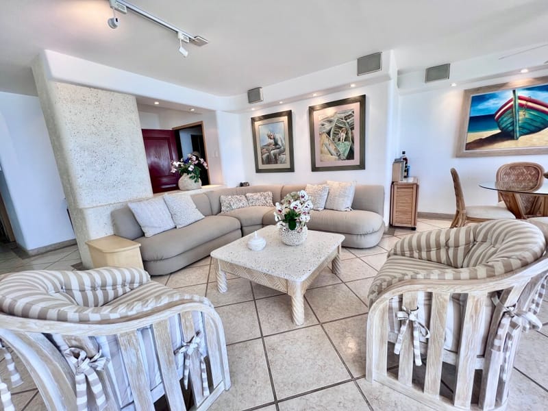 SPACIOUS 4-BEDROOM, 4-BATHROOM APARTMENT RIGHT ON THE BEACH — photo 8