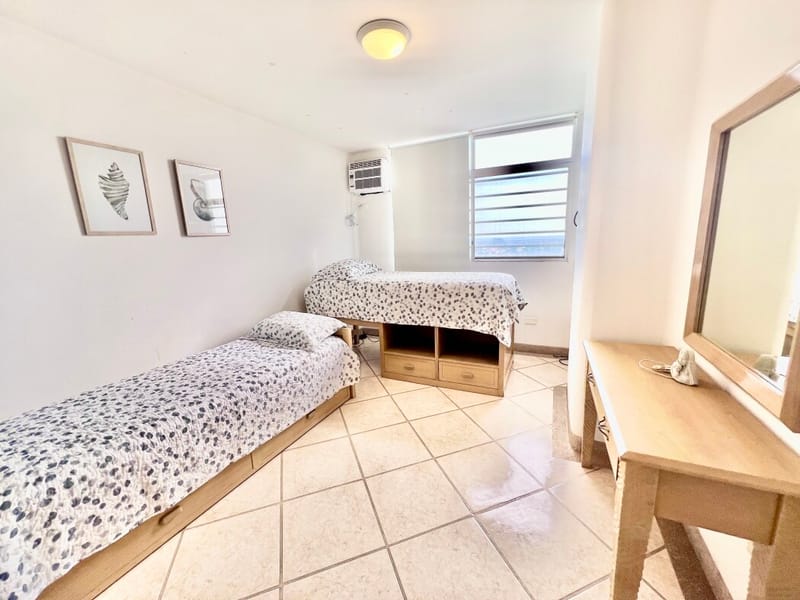 SPACIOUS 4-BEDROOM, 4-BATHROOM APARTMENT RIGHT ON THE BEACH — photo 25