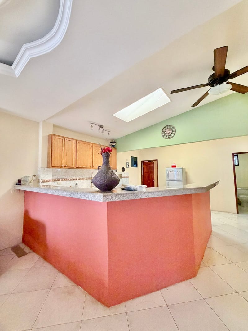 APARTMENT FOR RENT ON THE TOP FLOOR WITH 2 BALCONIES NEAR THE BEACH, 4 BLOCKS AWAY — photo 7