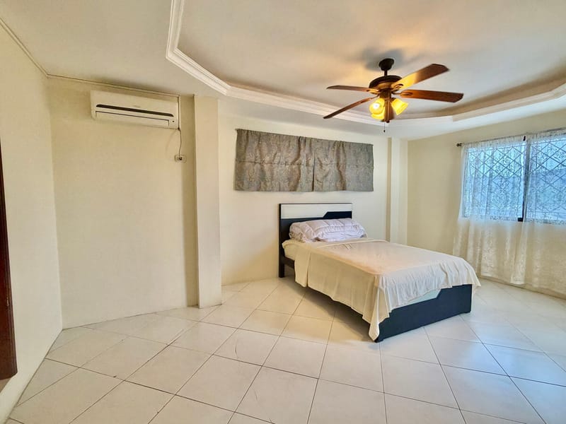 APARTMENT FOR RENT ON THE TOP FLOOR WITH 2 BALCONIES NEAR THE BEACH, 4 BLOCKS AWAY — photo 11