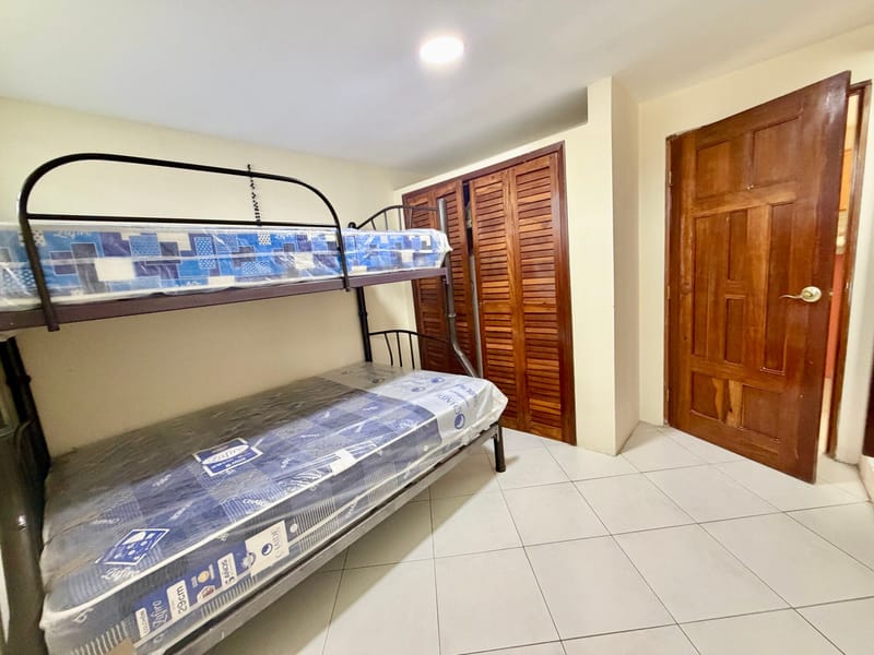 APARTMENT FOR RENT ON THE TOP FLOOR WITH 2 BALCONIES NEAR THE BEACH, 4 BLOCKS AWAY — photo 21