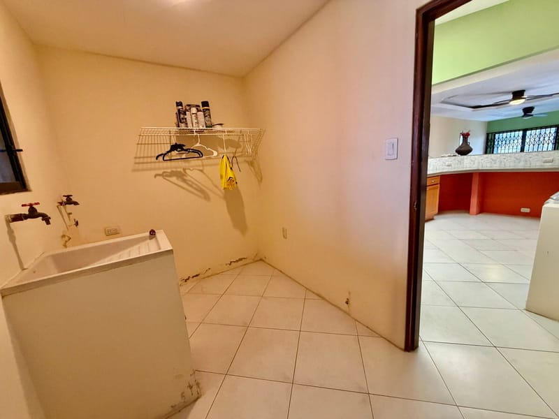 APARTMENT FOR RENT ON THE TOP FLOOR WITH 2 BALCONIES NEAR THE BEACH, 4 BLOCKS AWAY — photo 27