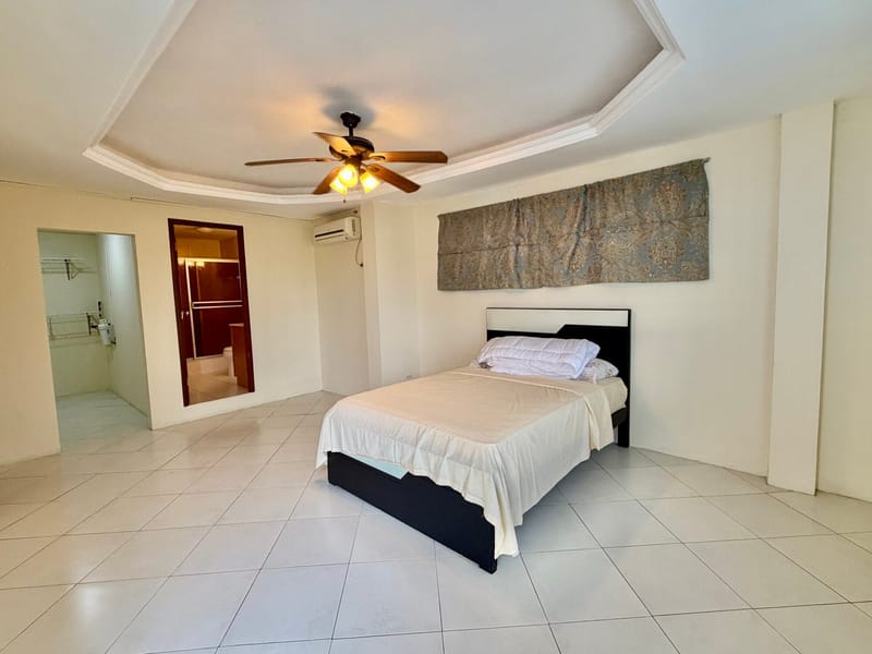 APARTMENT FOR RENT ON THE TOP FLOOR WITH 2 BALCONIES NEAR THE BEACH, 4 BLOCKS AWAY — photo 14