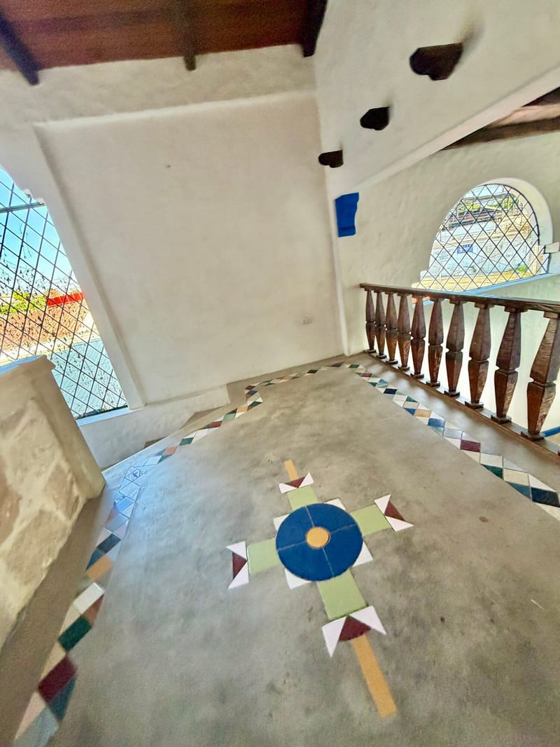 SALINAS: ÚNICA Y ESPECTACULAR CASA DE ARTE EN RENTA — foto 11