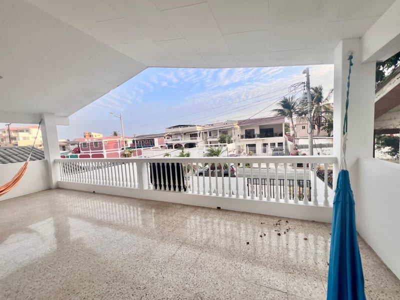 SAN LORENZO: REMODELADA 3D CASA CON SUITE CERCA DEL MAR 3 CUADRAS — foto 2