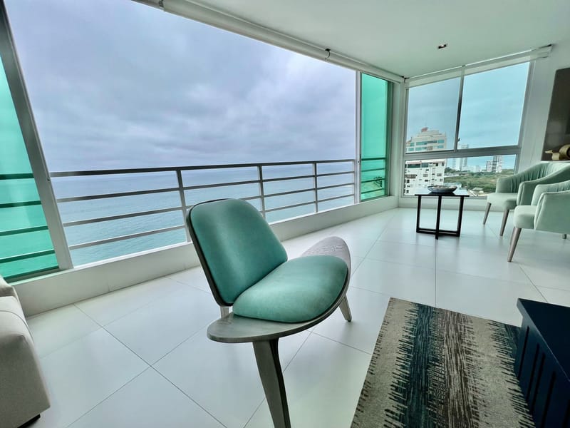 SALINAS: BEAUTIFUL 2/3-BEDROOM OCEANFRONT APARTMENT WITH POOL — photo 2