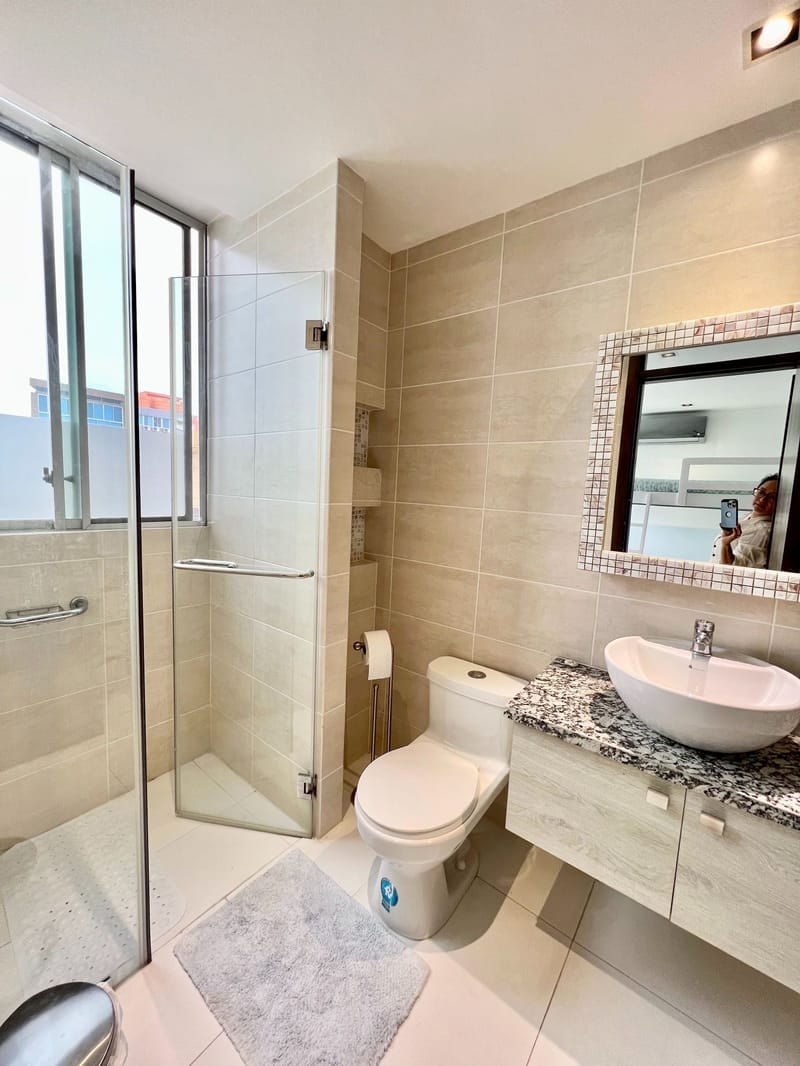 SALINAS: BEAUTIFUL 2/3-BEDROOM OCEANFRONT APARTMENT WITH POOL — photo 6