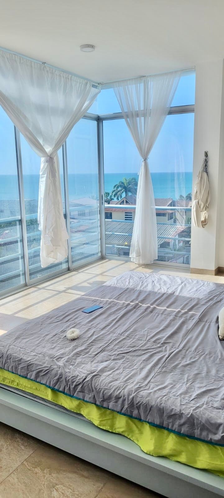 GOLD COAST: GATED OCEANFRONT COMMUNITY WITH A SWIMMING POOL — photo 12