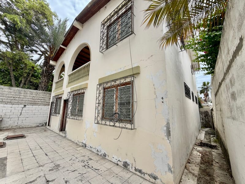 SAN LORENZO: CASA A 2 CALLES DEL MAR — foto 19