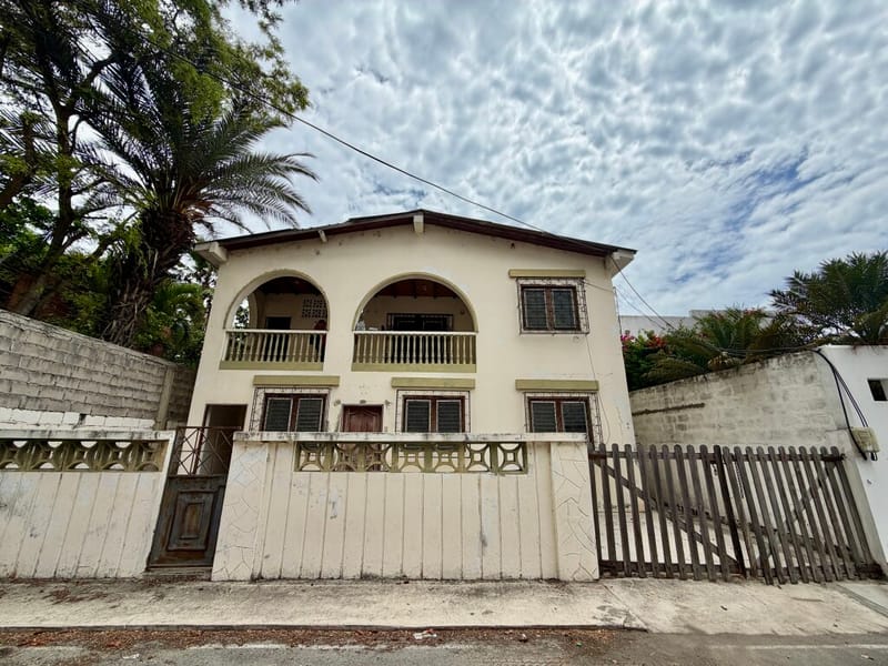 SAN LORENZO: CASA A 2 CALLES DEL MAR — foto 2