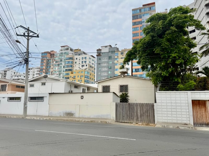 SAN LORENZO: CASA A 2 CALLES DEL MAR — foto 29