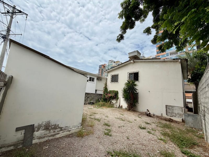 SAN LORENZO: CASA A 2 CALLES DEL MAR — foto 20