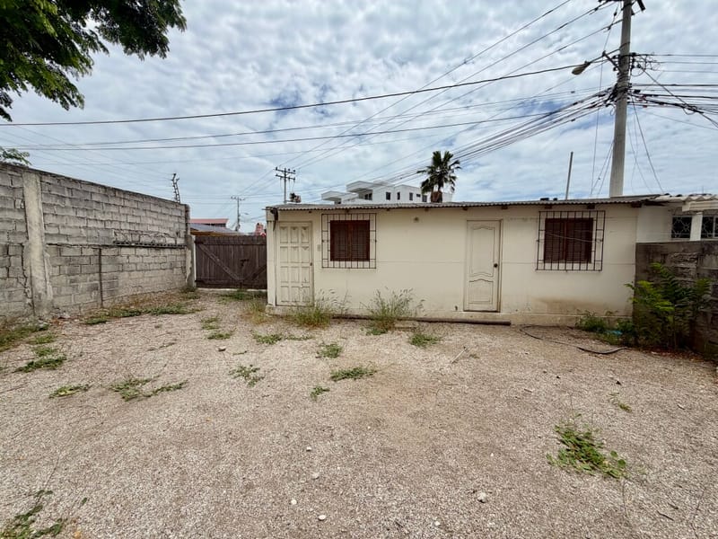 SAN LORENZO: CASA A 2 CALLES DEL MAR — foto 22