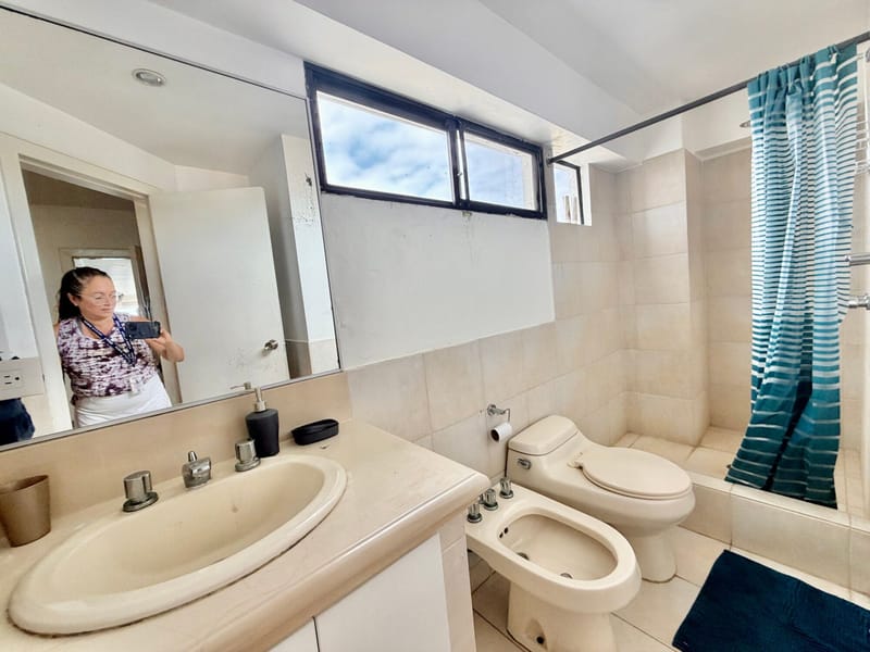 ALQUILO REMODELADO DEPTO CON PISCINA FRENTE AL MAR EN SAN LORENZO SALINAS — foto 18