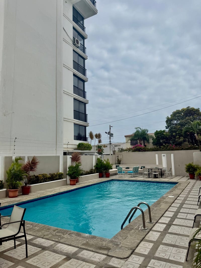 ALQUILO REMODELADO DEPTO CON PISCINA FRENTE AL MAR EN SAN LORENZO SALINAS — foto 21