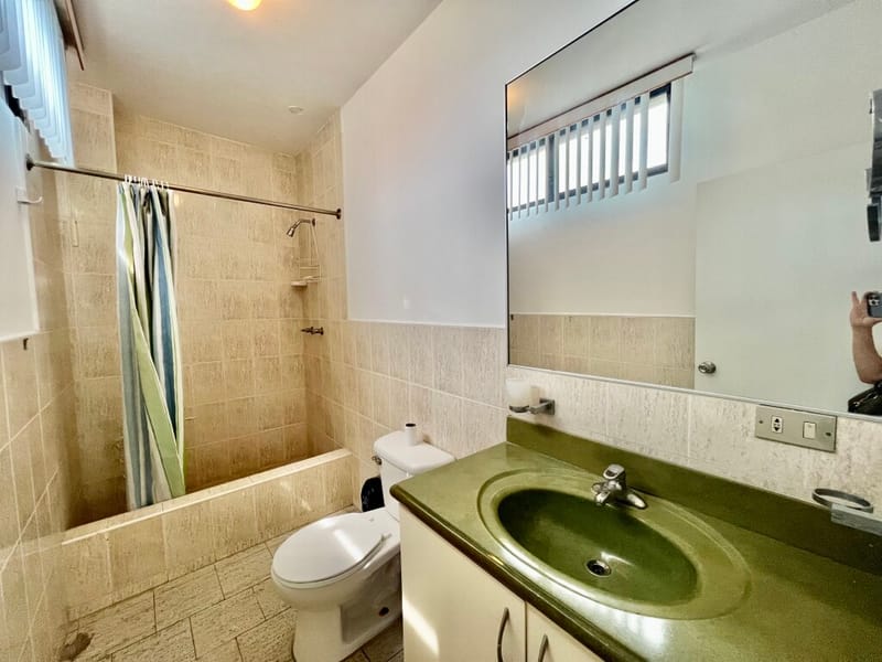 CHIPIPE: AMPLIO DEPARTAMENTO FRENTE AL MAR REMODELADO EN EDIFICIO ESQUINERO — foto 14